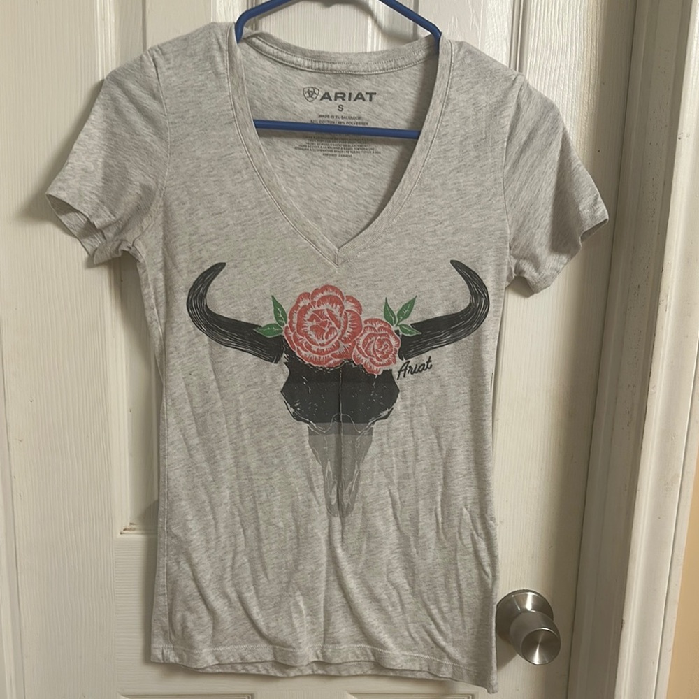 Ariat Light Gray V-Neck T-Shirt with Floral Bull Skull